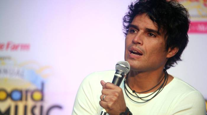 Fotografía de archivo fechada el 28 de abril de 2010 que muestra al cantante peruano Pedro Suárez-Vertiz. Fotografía de archivo fechada el 28 de abril de 2010 que muestra al cantante peruano Pedro Suárez-Vertiz.