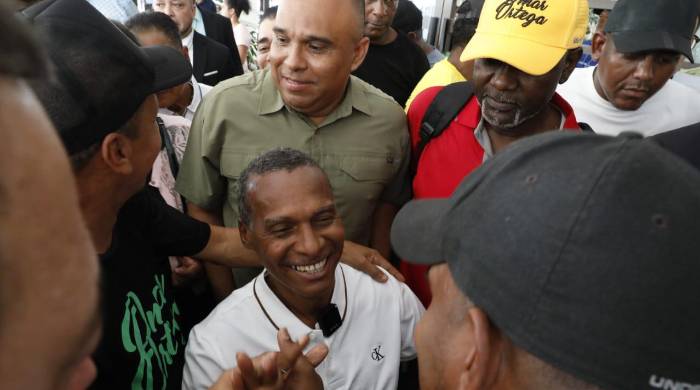Omar Ortega estuvo acompañado de varios simpatizantes. Omar Ortega estuvo acompañado de varios simpatizantes.