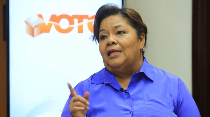 Se presenta como una candidata de izquierda, luego de recolectar más de 163.000 firmas. Se presenta como una candidata de izquierda, luego de recolectar más de 163.000 firmas.