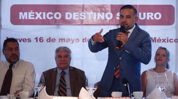 (i-d) El experto en mecanismos de protección turística Alejandro Zúñiga Bernal, los expertos internacionales en seguridad turística, Peter Tarlow, Manuel Flores Sonduk y Jenny Vargas. (i-d) El experto en mecanismos de protección turística Alejandro Zúñiga Bernal, los expertos internacionales en seguridad turística, Peter Tarlow, Manuel Flores Sonduk y Jenny Vargas.