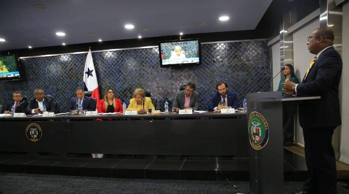 Caraballo, quien fungía como encargado, fue recientemente ratificado por la Asamblea Nacional como procurador general de la Nación. Caraballo, quien fungía como encargado, fue recientemente ratificado por la Asamblea Nacional como procurador general de la Nación.