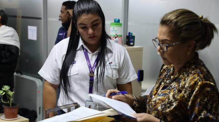 Personal del Centro de Atención de Penonomé y funcionarios del Ministerio de la Mujer. Personal del Centro de Atención de Penonomé y funcionarios del Ministerio de la Mujer.