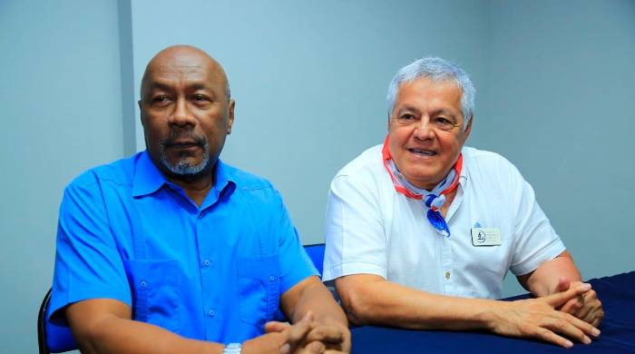 Roberto Marshall, secretario de relaciones públicas de Atsop y Jorge Arturo Sáenz Fonseca, presidente de Coltras. Roberto Marshall, secretario de relaciones públicas de Atsop y Jorge Arturo Sáenz Fonseca, presidente de Coltras.