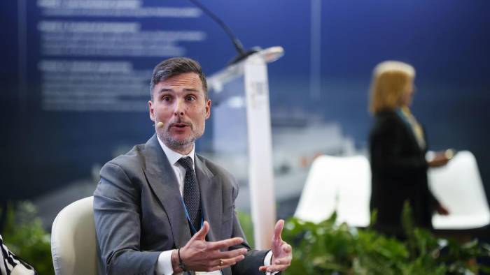 Enrique López, CTO de Amper, participa de la mesa redonda Retos de la industria de defensa en España: cooperación y organización para afrontar los desafíos del sector, hoy, 13 de mayo de 2025, durante la segunda jornada la Feria Internacional de Defensa y Seguridad de España. Enrique López, CTO de Amper, participa de la mesa redonda Retos de la industria de defensa en España: cooperación y organización para afrontar los desafíos del sector, hoy, 13 de mayo de 2025, durante la segunda jornada la Feria Internacional de Defensa y Seguridad de España.