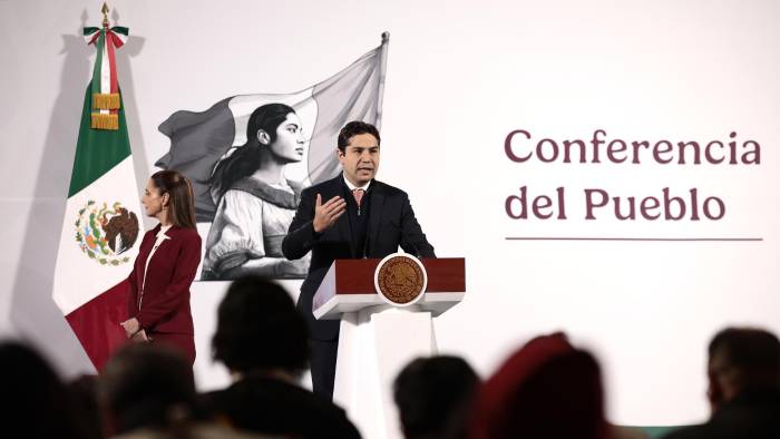 El titular del Servicio de Administración Tributaria (SAT), Antonio Martínez Dagnino, participa este jueves durante la conferencia de prensa matutina de la presidenta de México Claudia Sheinbaum en Palacio Nacional de la Ciudad de México (México). EFE/José Méndez El titular del Servicio de Administración Tributaria (SAT), Antonio Martínez Dagnino, participa este jueves durante la conferencia de prensa matutina de la presidenta de México Claudia Sheinbaum en Palacio Nacional de la Ciudad de México (México). EFE/José Méndez