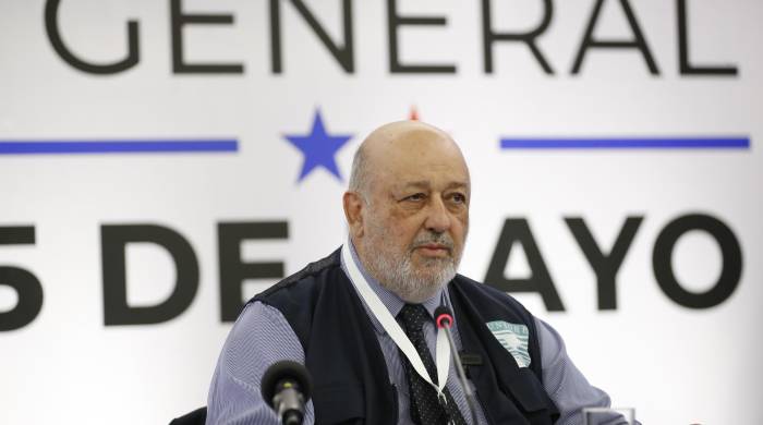 Wilfredo Penco, jefe de la Misión de Observadores Electorales de la Unión Interamericana de Organismos Electorales (Uniore), habla durante una rueda de prensa de los observadores internacionales para las elecciones generales del próximo domingo, en Ciudad de Panamá. Wilfredo Penco, jefe de la Misión de Observadores Electorales de la Unión Interamericana de Organismos Electorales (Uniore), habla durante una rueda de prensa de los observadores internacionales para las elecciones generales del próximo domingo, en Ciudad de Panamá.