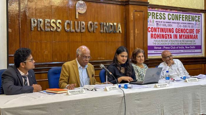 De (i-d) Sabber Kyaw Min, KP Fabian, Rita Manchanda y Colin Gonsalves, este martes, en el Club de Prensa de la India, en Nueva Delhi. De (i-d) Sabber Kyaw Min, KP Fabian, Rita Manchanda y Colin Gonsalves, este martes, en el Club de Prensa de la India, en Nueva Delhi.