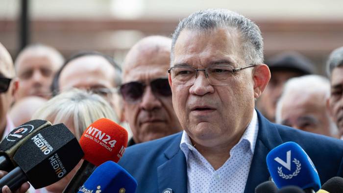 Fotografía de archivo del excandidato opositor a la presidencia de Venezuela Enrique Márquez, durante una rueda de prensa en Caracas. Fotografía de archivo del excandidato opositor a la presidencia de Venezuela Enrique Márquez, durante una rueda de prensa en Caracas.