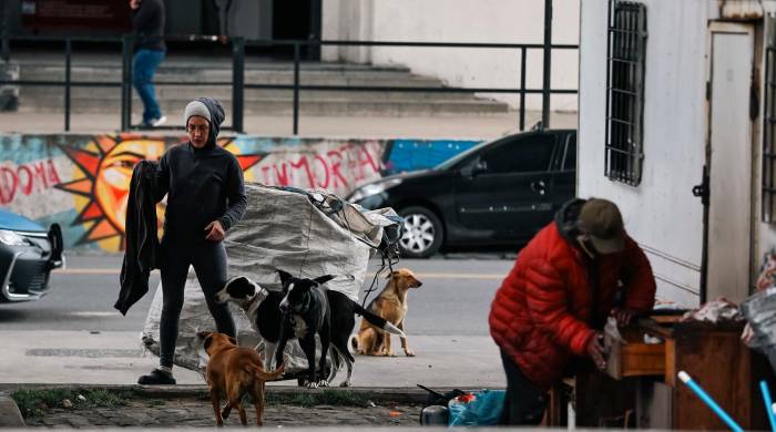 Foto de archivo que muestra a personas en situación de calle, el 19 de septiembre de 2023, en Buenos Aires, Argentina. Foto de archivo que muestra a personas en situación de calle, el 19 de septiembre de 2023, en Buenos Aires, Argentina.