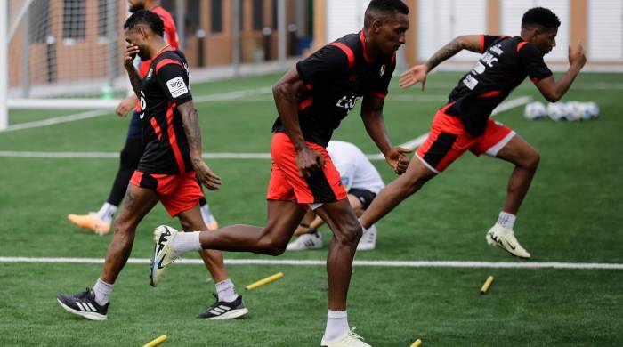 Jiovany Ramos (i) y César Blackmanm de la selección de fútbol mayores de Panamá participan en un entrenamiento este sábado, en Ciudad de Panamá (Panamá). Los jugadores panameños César Samudio y Alberto Quintero coincidieron este sábado que el fallecido Luis “Matador” Tejada y su histórica chilena contra México, son una fuente de inspiración para Panamá de cara al partido del jueves próximo ante el Tri mexicano en el Final Four de la Liga de Naciones de Concacaf. Jiovany Ramos (i) y César Blackmanm de la selección de fútbol mayores de Panamá participan en un entrenamiento este sábado, en Ciudad de Panamá (Panamá). Los jugadores panameños César Samudio y Alberto Quintero coincidieron este sábado que el fallecido Luis “Matador” Tejada y su histórica chilena contra México, son una fuente de inspiración para Panamá de cara al partido del jueves próximo ante el Tri mexicano en el Final Four de la Liga de Naciones de Concacaf.
