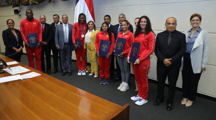 La Asamblea Nacional también aprobó una resolución que reconoce el impacto positivo de los atletas olímpicos, como un medio para fomentar el deporte y el espíritu de superación en la juventud. La Asamblea Nacional también aprobó una resolución que reconoce el impacto positivo de los atletas olímpicos, como un medio para fomentar el deporte y el espíritu de superación en la juventud.