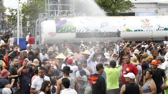 Cientos de panameños y extranjeros disfrutaron de los culecos en la Cinta Costera Cientos de panameños y extranjeros disfrutaron de los culecos en la Cinta Costera