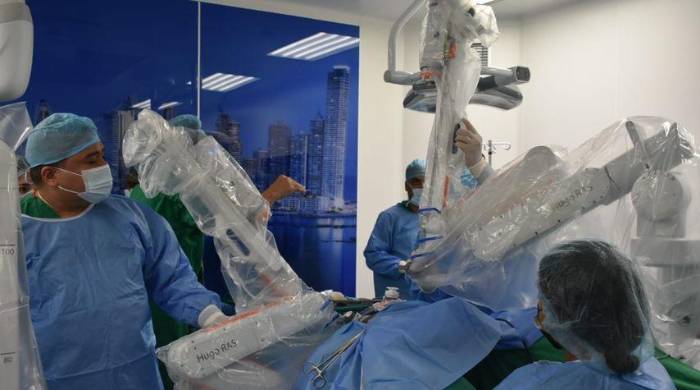 En la Ciudad de la Salud se encuentra el Centro de Simulación y Tecnología Avanzada y el Hospital Quirúrgico de Alta Complejidad de la Ciudad de la Salud, que cuenta con sistema de robótica. En la Ciudad de la Salud se encuentra el Centro de Simulación y Tecnología Avanzada y el Hospital Quirúrgico de Alta Complejidad de la Ciudad de la Salud, que cuenta con sistema de robótica.