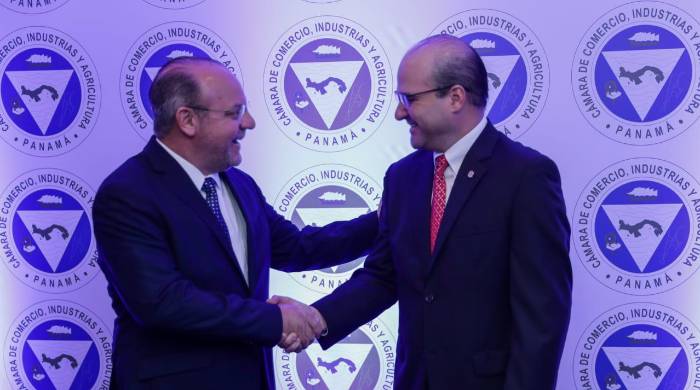 Arias Strunz remplaza a Adolfo Fábrega García De Paredes. Arias Strunz remplaza a Adolfo Fábrega García De Paredes.