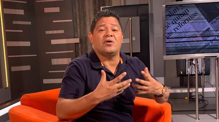 Abdiel Núñez es socio de Manuel de Jesús Ábrego. Su agrupación, Los consentidos viaja a todos los rincones del país. Abdiel Núñez es socio de Manuel de Jesús Ábrego. Su agrupación, Los consentidos viaja a todos los rincones del país.