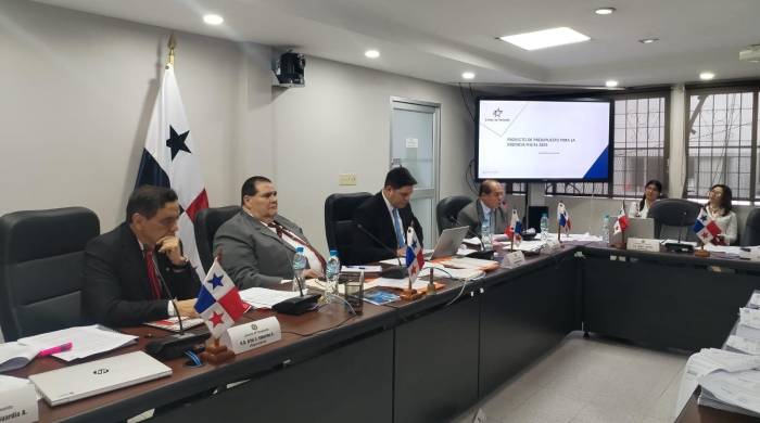 La Comisión de Presupuesto, presidida por el diputado Sergio Gálvez, analiza el presupuesto del Canal. La Comisión de Presupuesto, presidida por el diputado Sergio Gálvez, analiza el presupuesto del Canal.