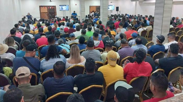 Hasta la fecha más de 2,900 colaboradores se han acogido al plan de retiro voluntario. Hasta la fecha más de 2,900 colaboradores se han acogido al plan de retiro voluntario.