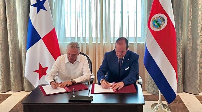 Los Cancilleres de Costa Rica y Panamá, Arnoldo Andre y Javier Martínez-Acha. Los Cancilleres de Costa Rica y Panamá, Arnoldo Andre y Javier Martínez-Acha.