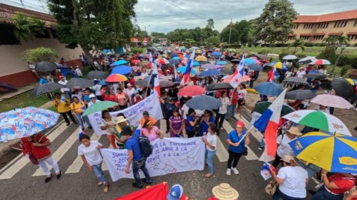 Marcha de mujeres en Santiago, Veraguas. Marcha de mujeres en Santiago, Veraguas.