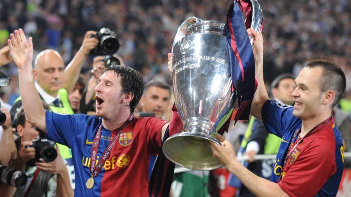 Lionel Messi (izq.) y Andrés Iniesta celebrando el título de la Champions League 2008-2009. Lionel Messi (izq.) y Andrés Iniesta celebrando el título de la Champions League 2008-2009.