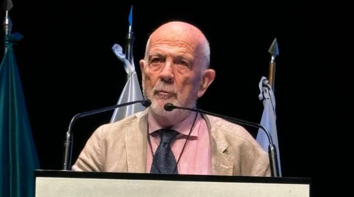 También se ha destacado como conferencista internacional. También se ha destacado como conferencista internacional.
