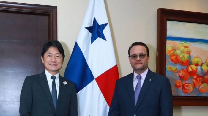 El ministro de Comercio e Industrias, Julio Moltó (d), y el embajador de Japón en Panamá, Hideo Fukushima (i). El ministro de Comercio e Industrias, Julio Moltó (d), y el embajador de Japón en Panamá, Hideo Fukushima (i).
