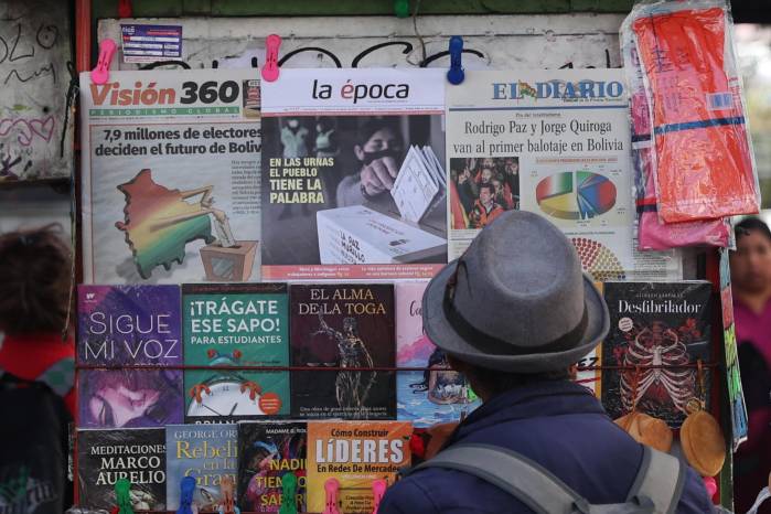 Los candidatos opositores Rodrigo Paz y Jorge 'Tuto' Quiroga se medirán en una inédita segunda vuelta por la Presidencia de Bolivia en octubre. Los candidatos opositores Rodrigo Paz y Jorge 'Tuto' Quiroga se medirán en una inédita segunda vuelta por la Presidencia de Bolivia en octubre.