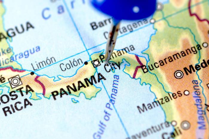 El coloquio tiene como objetivo principal promover una comprensión integral del istmo de Panamá. El coloquio tiene como objetivo principal promover una comprensión integral del istmo de Panamá.