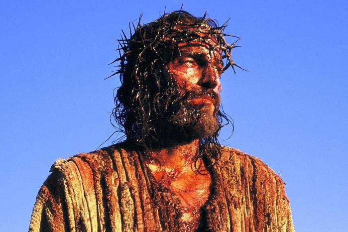 Jim Cavienzel interpretó a Jesús de Nazareth en La Pasión de Cristo del año 2004. Jim Cavienzel interpretó a Jesús de Nazareth en La Pasión de Cristo del año 2004.