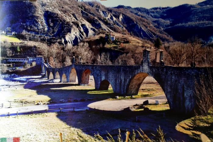 Fotografía en la campiña italiana de Esther Rivera De Maluzzi. Fotografía en la campiña italiana de Esther Rivera De Maluzzi.