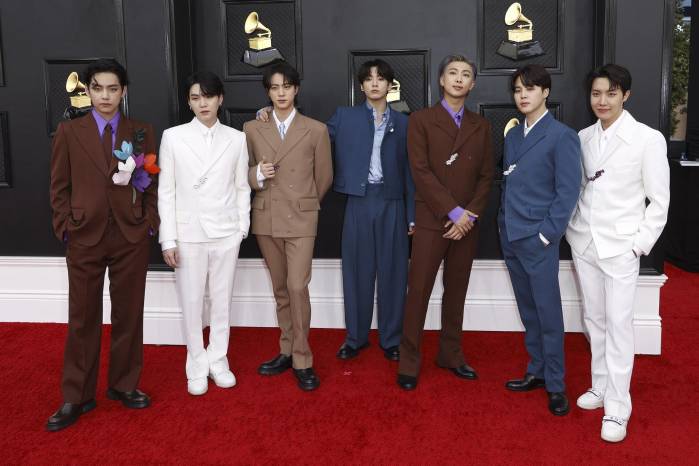 Imagen de archivo de V, Suga, Jin, Jungkook, RM, Jimin y J-Hope de BTS. EFE/EPA/DAVID SWANSON Imagen de archivo de V, Suga, Jin, Jungkook, RM, Jimin y J-Hope de BTS. EFE/EPA/DAVID SWANSON