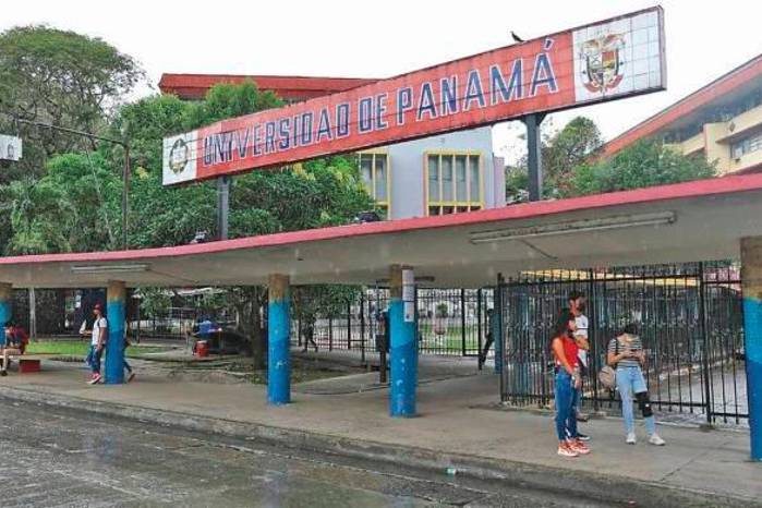 Los estudiantes fueron detenidos en la madrugada de este 15 de noviembre tras salir de la universidad. Los estudiantes fueron detenidos en la madrugada de este 15 de noviembre tras salir de la universidad.