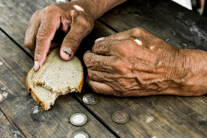 Empobrecimiento de lo público Empobrecimiento de lo público