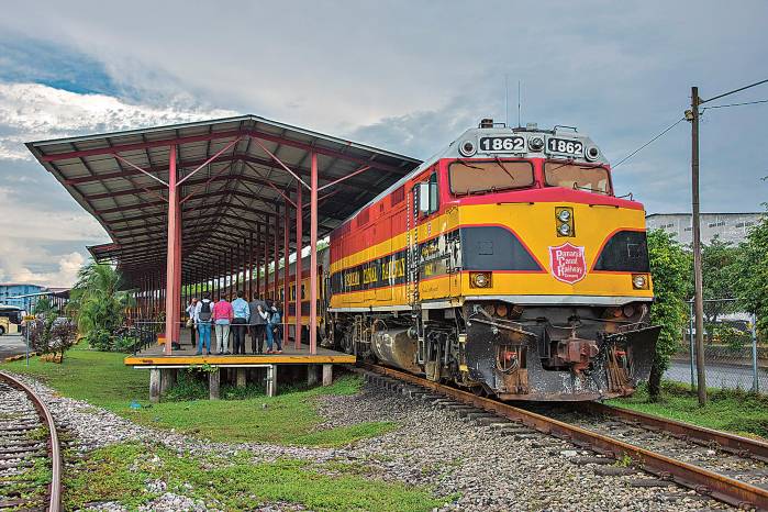 Estación terminal del ferrocarril de la Panama Railway Company en la ciudad de Colón. Estación terminal del ferrocarril de la Panama Railway Company en la ciudad de Colón.