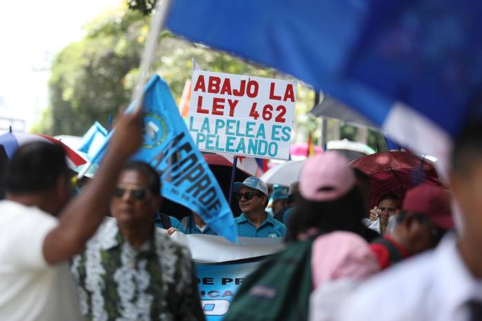 Docentes en protestas sobre la ley 462, de la Caja de Seguro Social. Docentes en protestas sobre la ley 462, de la Caja de Seguro Social.