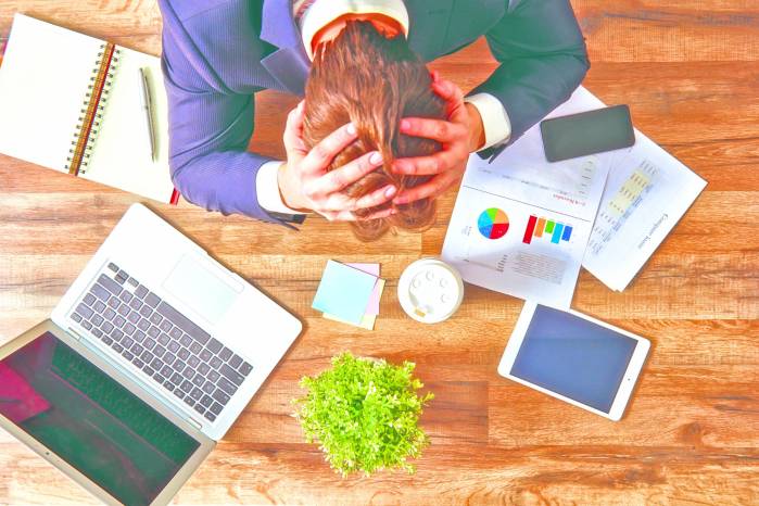 Según la OMS, un entorno seguro y sano de trabajo es un derecho fundamental. Según la OMS, un entorno seguro y sano de trabajo es un derecho fundamental.