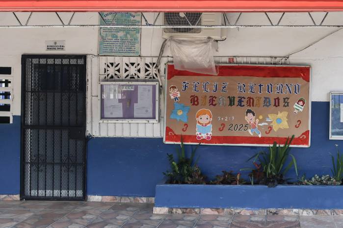Según Molinar, 21 planteles no podrán iniciar clases debido a problemas con su infraestructura. Según Molinar, 21 planteles no podrán iniciar clases debido a problemas con su infraestructura.