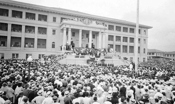 Los 100 años del Elefante Blanco Los 100 años del Elefante Blanco