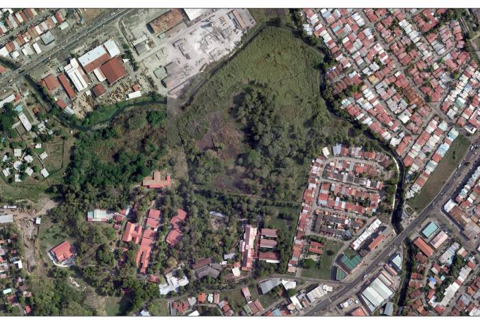 Vista de los terrenos de Matías Hernández, surcado por el río del mismo nombre. Vista de los terrenos de Matías Hernández, surcado por el río del mismo nombre.