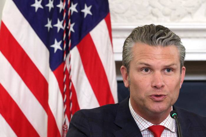 Horas antes de este anuncio el secretario de Guerra, Pete Hegseth, informó vía X el décimo ataque contra una presunta narcolancha. Horas antes de este anuncio el secretario de Guerra, Pete Hegseth, informó vía X el décimo ataque contra una presunta narcolancha.
