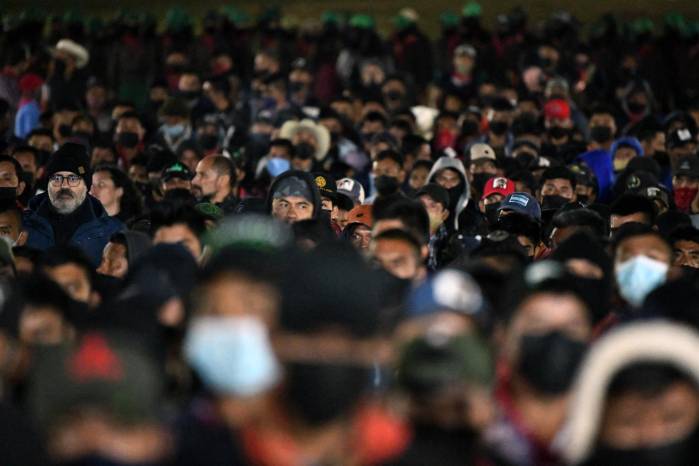 Miembros de la sociedad civil y seguidores del Ejército Zapatista de Liberación Nacional (EZLN), en la conmemoración de su aniversario 30. Miembros de la sociedad civil y seguidores del Ejército Zapatista de Liberación Nacional (EZLN), en la conmemoración de su aniversario 30.