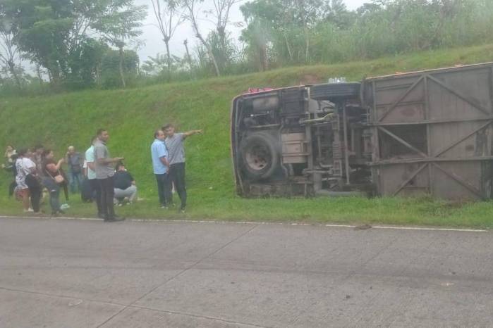 El accidente ocurrió en la vía Panamericana, a la altura de Unión de Azuero. El accidente ocurrió en la vía Panamericana, a la altura de Unión de Azuero.