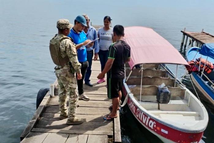 La AMP suspende zarpes por fuertes vientos y alerta marítima en seis puertos. La AMP suspende zarpes por fuertes vientos y alerta marítima en seis puertos.