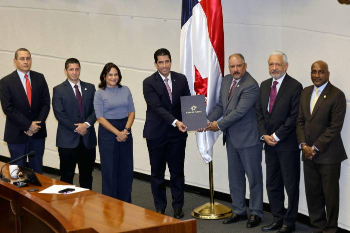 El proyecto de presupuesto del año fiscal 2026 fue formalmente presentado ante la Asamblea Nacional, cumpliendo así con el proceso constitucional vigente El proyecto de presupuesto del año fiscal 2026 fue formalmente presentado ante la Asamblea Nacional, cumpliendo así con el proceso constitucional vigente