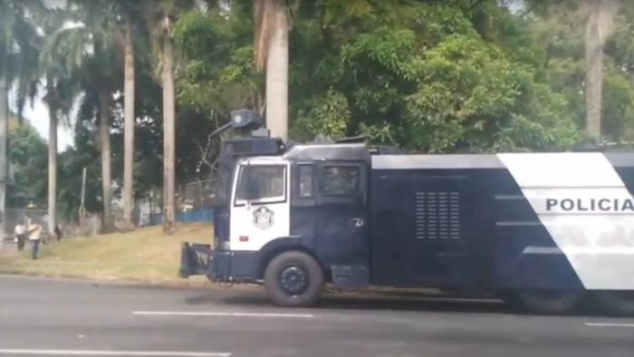 Los universitarios protestan por las reformas a la Caja de Seguro Social Los universitarios protestan por las reformas a la Caja de Seguro Social