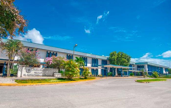 Fachada de la policlínica Santiago Barraza, en La Chorrera donde cuenta con salas de hemodiálisis. Fachada de la policlínica Santiago Barraza, en La Chorrera donde cuenta con salas de hemodiálisis.