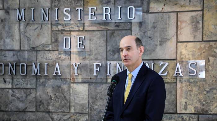 El ministro de Economía y Finanzas, Felipe Chapman, destacó la importancia de maximizar el rendimiento de los recursos del Estado. El ministro de Economía y Finanzas, Felipe Chapman, destacó la importancia de maximizar el rendimiento de los recursos del Estado.
