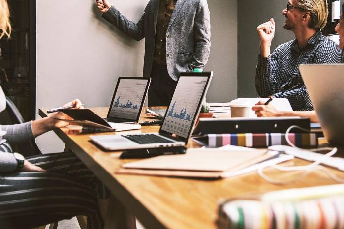 La exclusión social y la cultura de trabajo de las empresas es un gran factor por el cual las mujeres no se animan a seguir escalando laboralmente. La exclusión social y la cultura de trabajo de las empresas es un gran factor por el cual las mujeres no se animan a seguir escalando laboralmente.