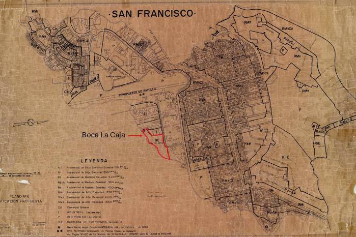 Tal como se puede observar en este plano de la zonificación de 1990, Boca La Caja aparecía como una “barriada de emergencia”(código BE) y área de estudio especial. Tal como se puede observar en este plano de la zonificación de 1990, Boca La Caja aparecía como una “barriada de emergencia”(código BE) y área de estudio especial.