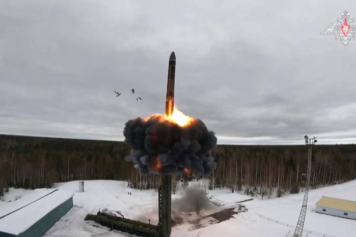 De acuerdo con Putin, el disparo fue una prueba en condición de combate. De acuerdo con Putin, el disparo fue una prueba en condición de combate.